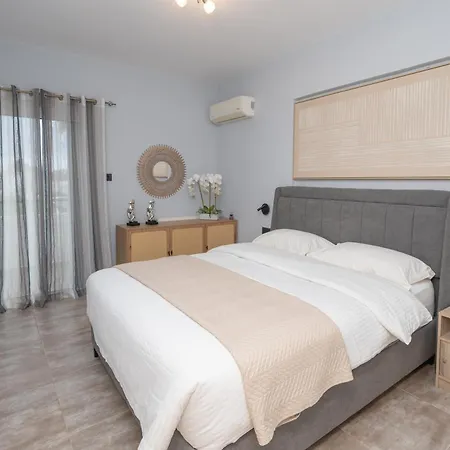 Blue Angel 2 Bedroom With Sea View Apartmán *