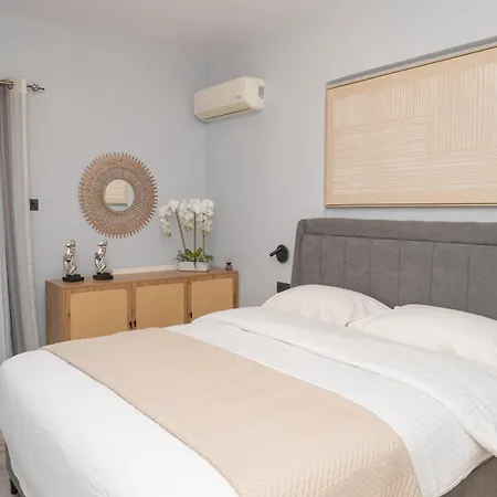 Blue Angel 2 Bedroom With Sea View Apartament