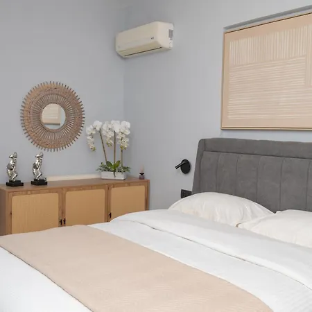 Blue Angel 2 Bedroom With Sea View