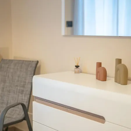 Blue Angel 2 Bedroom With Sea View *