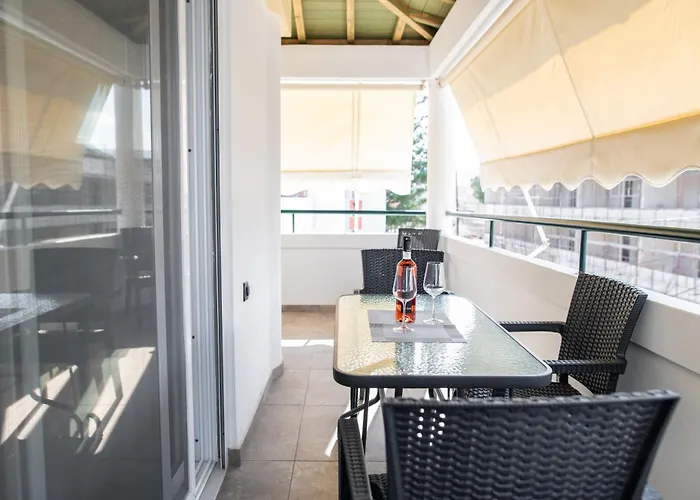 Blue Angel 2 Bedroom With Sea View *